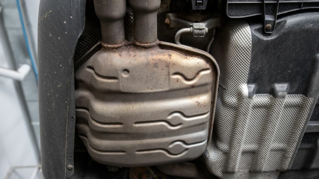 signs of a stolen catalytic converter